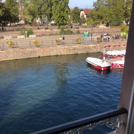 Appartement Au Bord De L'Eau à Strasbourg Extérieur photo