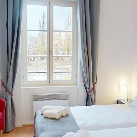 Appartement Au Bord De L'Eau à Strasbourg Extérieur photo